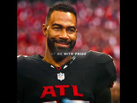 A girl ran onto the field and helped her team come from behind to win #movie#nfl