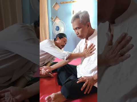 Pengobatan Alternatif Sentuhan Tangan Rahmad Yulianto