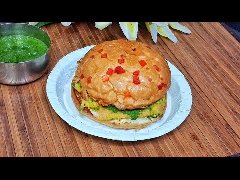 Bun Omelette Recipe । Quick & Easy Breakfast Recipe। 10 Minute Easy Recipe। Street Food Recipes