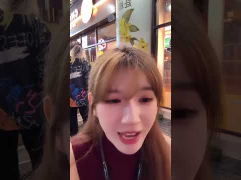 【可爱暴击】雪梨中秋演出“现场吃播”纯享版!甜妹吃甜月饼 看完建议查查血糖~ dy视角剪辑版