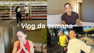 Respondendo comentários, compras no mercado, cozinhando comigo, correndo no parque, terminei livro…