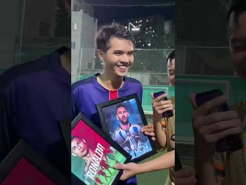 Thanh niên cầm poster Ronaldo và Messi phỏng vấn người lạ, suýt nữa thì toang #shorts #huyposter