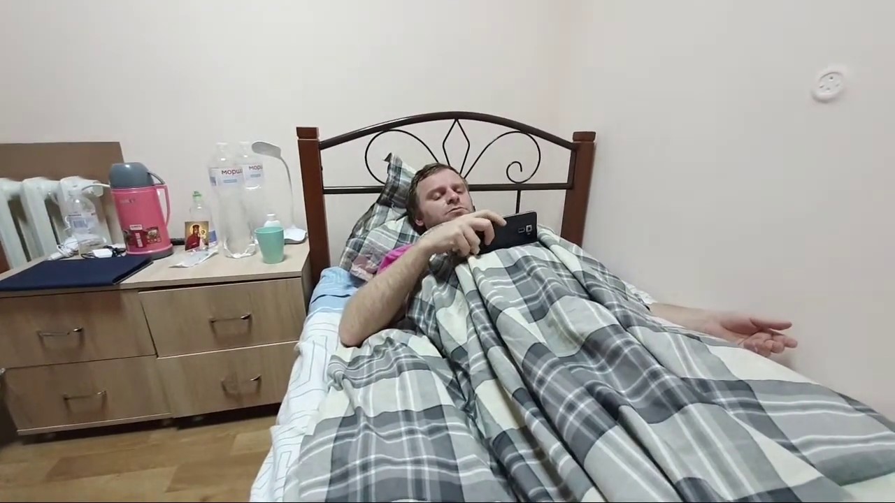 С колей в больничной койке
