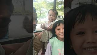 Lagi pada merayu nih bocil