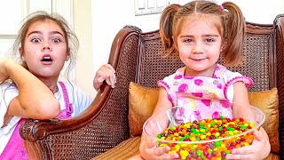 Настя и душ из конфет – весёлое видео для детей