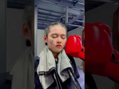 Time to build strong body strong face for women fighter look so amazing training  #kunkhmerfighting