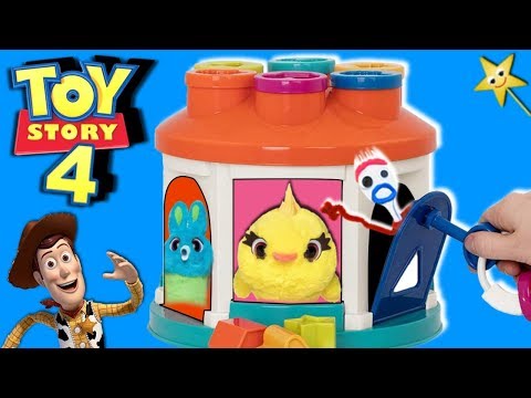 Toy Story 4 SPINNING LOCK AND KEY GAME (Bunny vs Ducky) Win Surprise Toys