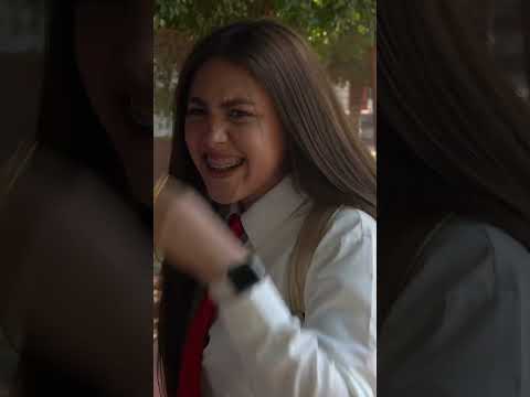 Le dio una leccion de respeto a su hija despues de ver lo que hacia con su comapañera