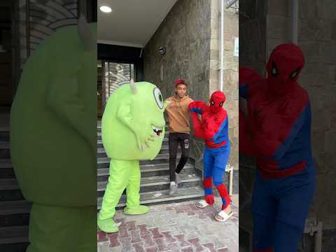 لما انت وصاحبك ترنو الجرز علي الناس وسبايدرمان يقفشكم😱😂 #shorts