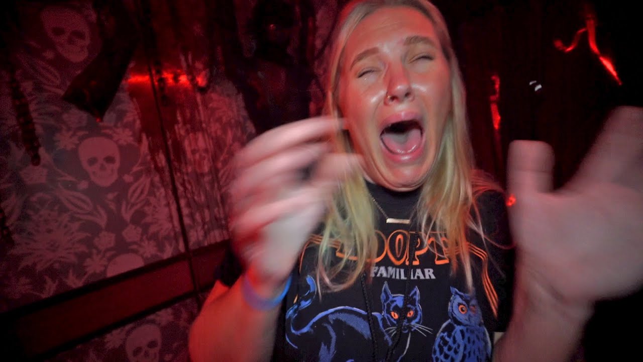 Busch Gardens Tampa Howl-O-Scream Spooky Sneak Peek! Haunted House Scare Cam, Lights On Tour &More The Tim Tracker
