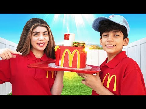 Jason ने Alex के लिए मैकडॉनल्ड्स से एक शानदार जन्मदिन का केक बनाया 🎉🍔🍰