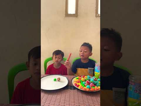 IBU BAGI RATA MAKANANNYA☺️🥰 #anak #masukberanda #keluarga #funny #humor #shorts