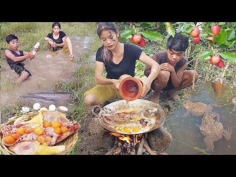 Survival in the rainforest, Cooking fish curry tasty, Catch and cook frog, Chicken thigh cooking