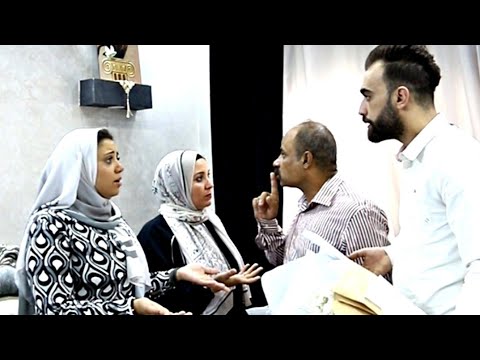 رايح يخطب اكتشف أن ام العروسه بتكلم ابوه فيديو كول علي النت شوفوا رد فعله كان ايه في النهاية 😱