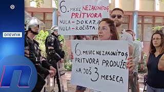 Traju privođenja, saslušanja, pritvori i blokade. Ispred suda u NS danas i intervencija policije.
