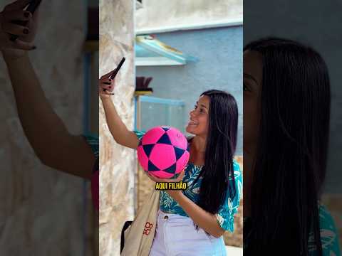 Ela pegou uma bola do lixo para o filho! #shorts #lauraschaper #novela #drama