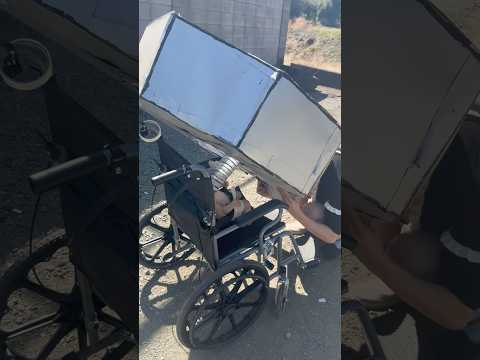 新しい家族を迎えることになった母親だが息子と共に過ごすことができない運命に涙を流した