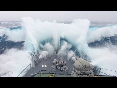 10 MASSIVE WAVES VS SHIPS