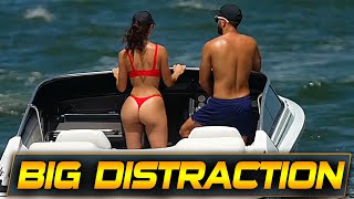 MIAMI RIVER TURNS INTO PURE MADNESS !! BOAT ZONE