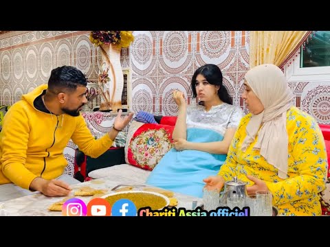 فيلم قصير مول الدجاج كتعيفو مراتو 🤮او بغات طلق منو بسبب ريحتو لكن مضناتش صاحبتها 🔥 filam marocain