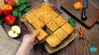 Blat pufos cu 4 oua, fără pic de praf de copt, unt sau ulei! Placintă turnată cu mere, delicioasa!