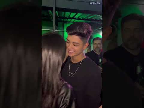 fiz o casal se beijar no meu video HAHAHAHA qual a nota pro beijo??🗣 (deixem nos comentários)