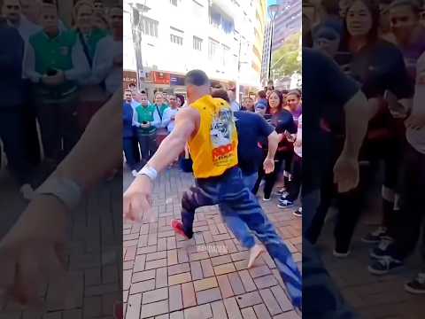 Isso é O Que Acontece Se Der As Costas Na Roda de Capoeira #capoeira