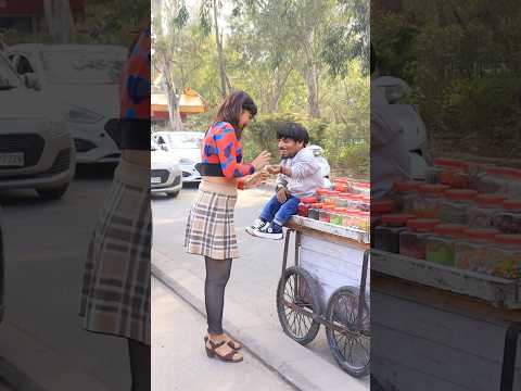 लड़की लेके भागी बच्चे के पैसे ले के 😂|| #shortsvideo #comedy #youtubeshorts