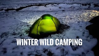 WINTER WILD CAMPING in the PEAK DISTRICT UK - SNOWY WILD CAMP - HIGH WINDS....
