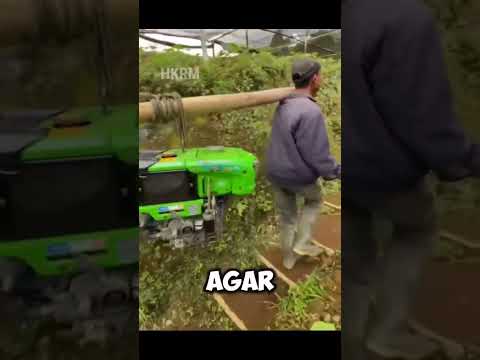 Mengapa pria ini menghidupkan mesin saat di angkut#traktor #funny #shortvideo #shorts