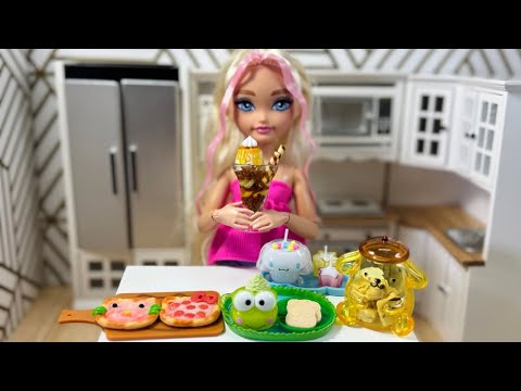 what's inside these NEW Miniverse HELLO KITTY SERIES 2 COLLECTIBLES