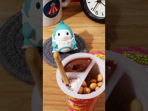Delicious to put on, fun to put on.|Yan Yan| Komadorisaurus #stopmotion