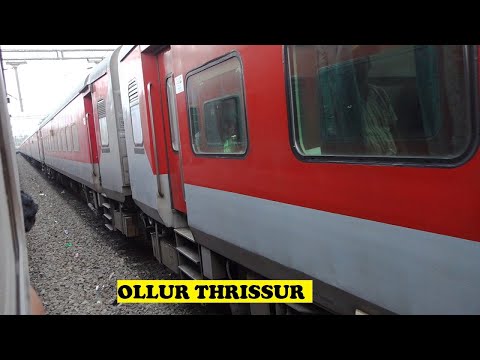 Trains Simbbblly Stop In Kerala | Ollur Yesvantpur Garib Rath + TVC North Mumbai Thrissur Arrival