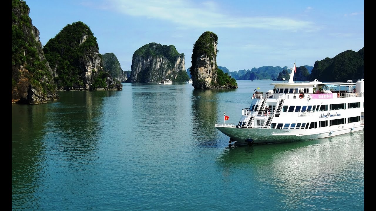 Halong Bay in 4K #1