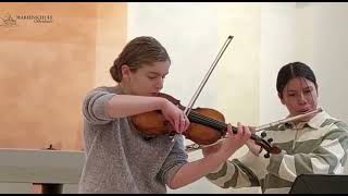 Pausenmusik - ein musikalischer Weihnachtsgruß von Schülerinnen der 9b