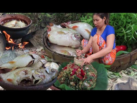 Wow, cook fish eat with hit the sauce spicy chilli sauce for food Ep 33