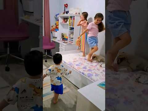 Küçük bebekten korkuyorlar!!! #keşfet #funny #youtubeshorts
