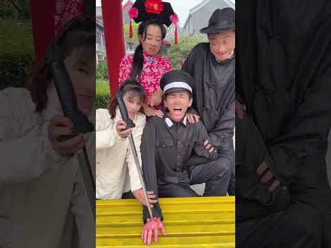 #拍戏现场 #影视道具 #拍戏现场请勿模仿都是道具