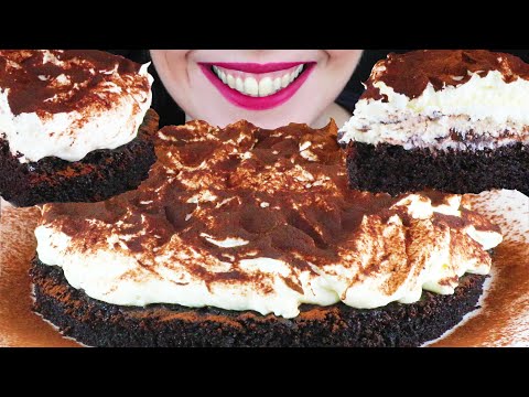 DARK CHOCOLATE CAKE WITH WHIPPED CREAM FROSTING 🎂 | ASMR Eating Sounds | No Talking Mukbang - 먹방