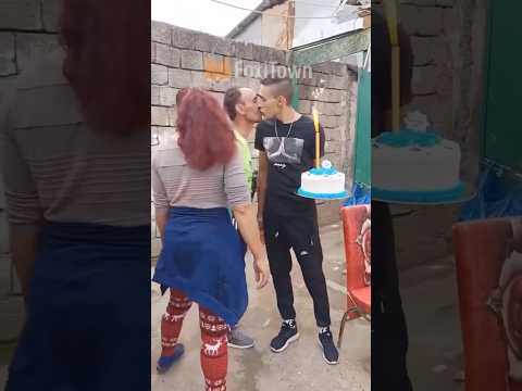 Melhor aniversário… todos demonstrando seu amor e afeto pelo aniversariante 😂 #birthday #comedy