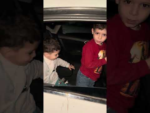 جاد وزياد وفارس نقطعو بالسيارة بمكان بعيد بدون بابا وماما#ytshorts #اكسبلور #shortvideo