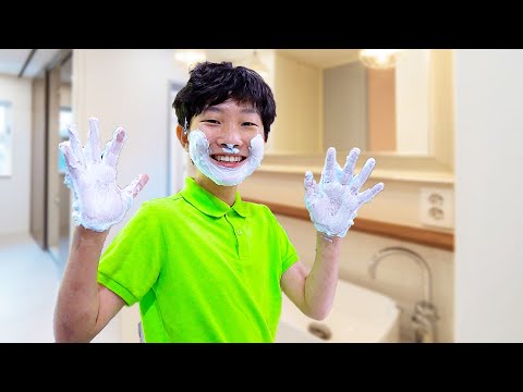 Yejun's Family Learn Story for Kids Playground Activity with Toys