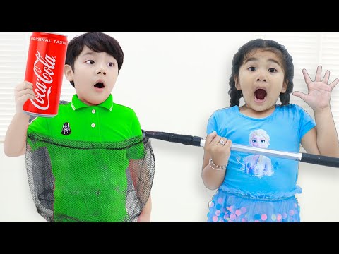Annie and Suri Catch Sammy Stealing the Vending Machine | Pretend Play with Kids Toys