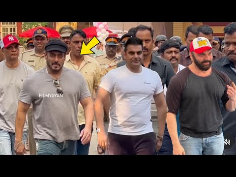 Salman Khan, Arbaaz Khan and Sohail Khan arrived to cast their vote, this is how Salman Entered