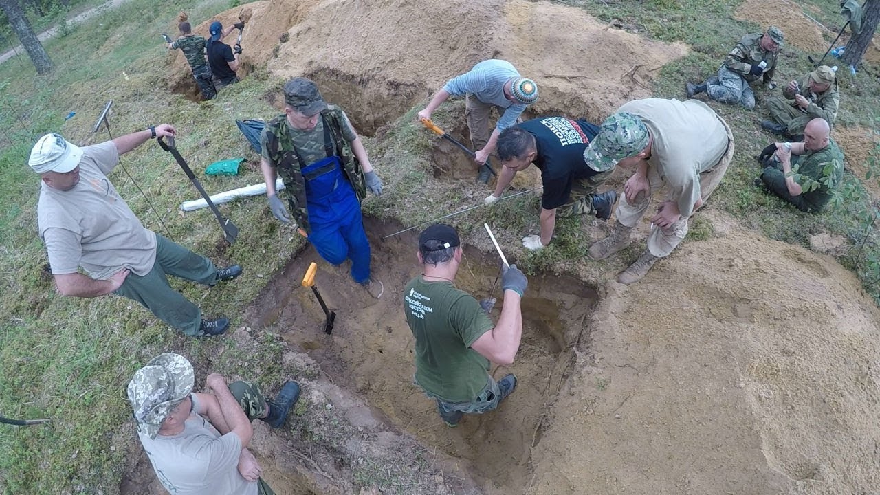 НАШЛИ ИХ В ЛЕСУ ПОД ЗЕМЛЕЙ КОП ПО ВОЙНЕ