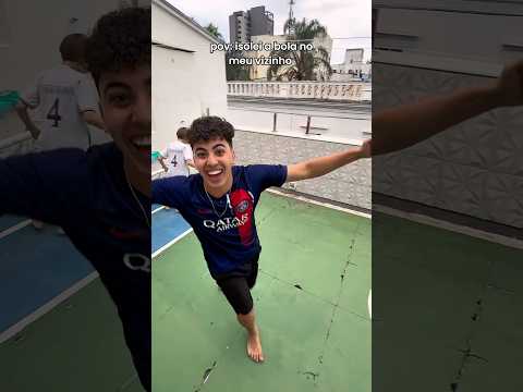FIQUEI BRAVO E ISOLEI A BOLA DE FUTEBOL NA CASA DO VIZINHO!