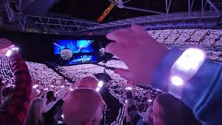Coldplay - Sky Full of Stars - Wembley Stadium