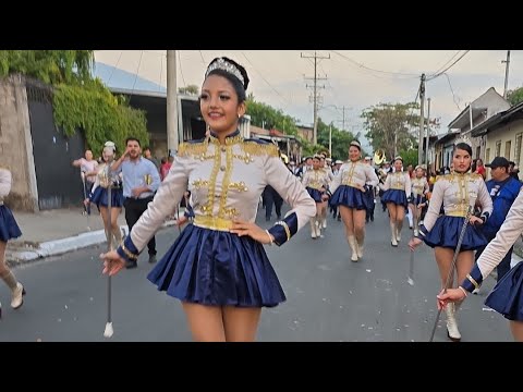 Desfile de Correos de Lourdes