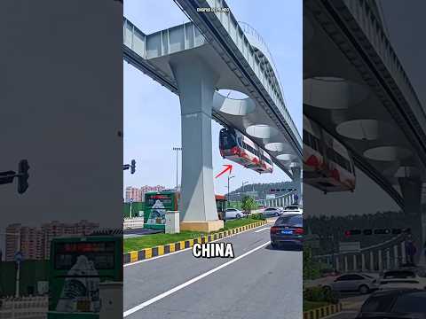 ¡El tren chino que parece flotar en el aire!