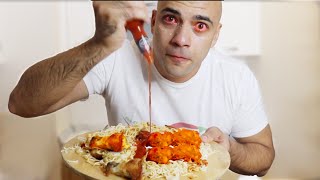 تحدي اكل نودلز وقطع دجاج بكمية هائلة وشرب زجاجة شطة شديدة الحرارة واصابة عيني بالشطة |التحدي الاكبر|